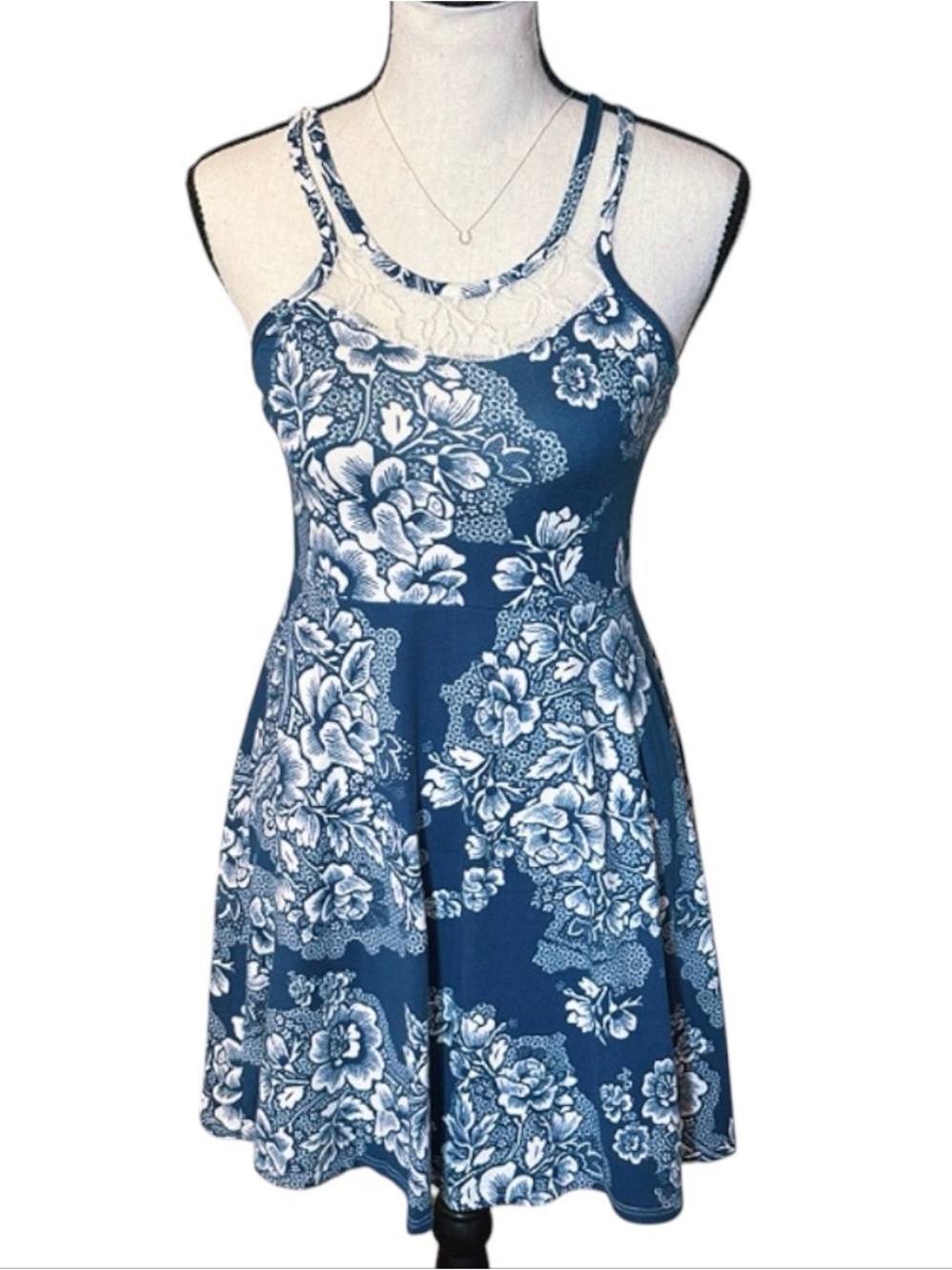 Miss Majesty Floral Lace-Trim Fit & Flare Dress -Blue & white size XS(2)